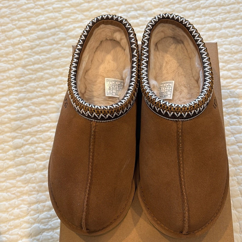 Uggs Tasman women’s size 8
